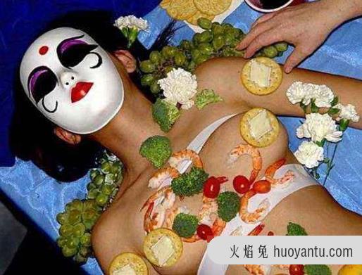 什么是女体宴？吃女体宴多少钱？日本女体宴图片 童贞肉体人体盛宴