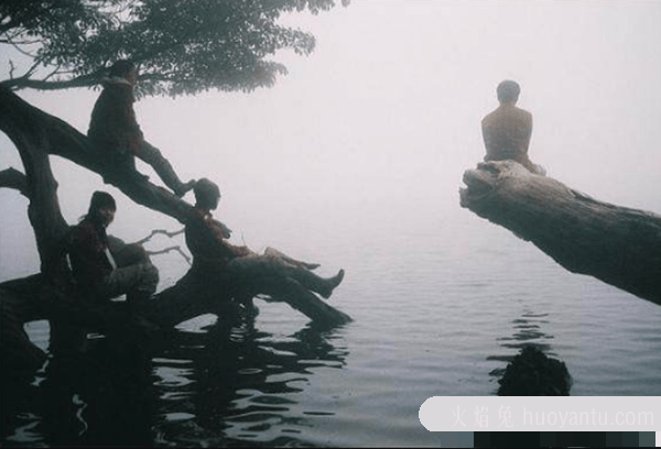 中国云南鬼湖之谜,站在湖边大声说话天就下雨(呼风唤雨)