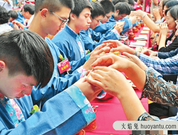 成年礼太可怕了!世界十大变态成人礼,看完你一定不想快快长大