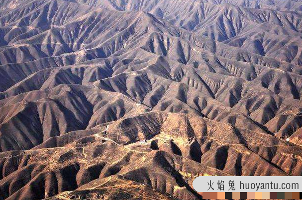 黄土高原：中国四大高原之一(水土流失严重生态环境脆弱)