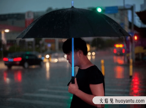 奇形怪状的雨伞你都见过吗?15把极其独特的雨伞