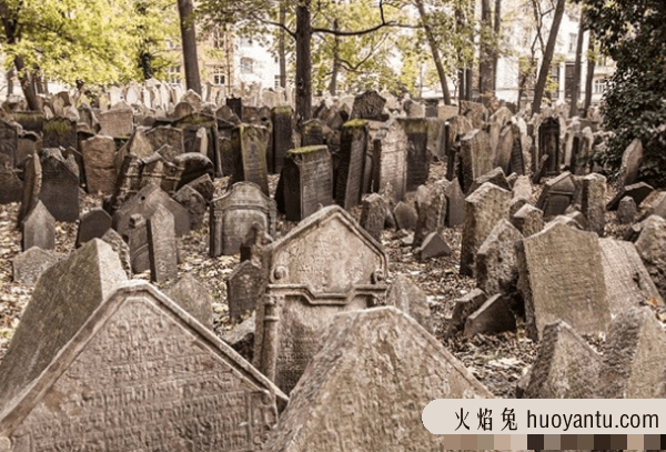 超级吓人!世界上最恐怖的十座墓地,公墓餐厅与死者共进晚餐