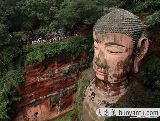 乐山大佛的传说水怪，高僧为镇压水怪建大佛(乐山大佛故事)