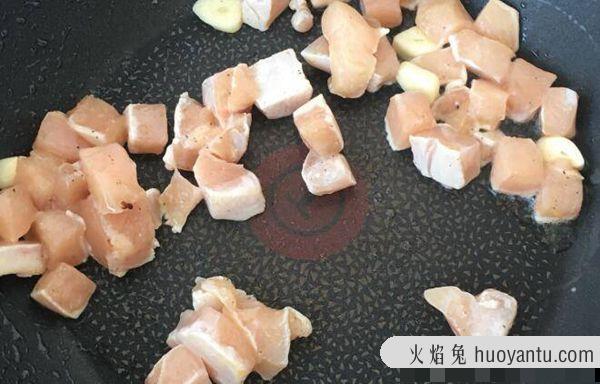 鸡脯肉怎么炒才会嫩