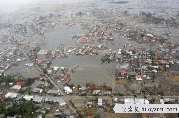 印尼海啸前的诡异征兆：海啸前毫无征兆(火山造成的)