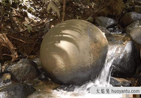 世界十大历史未解之谜,复活岛巨石雕像原来全是遗骸