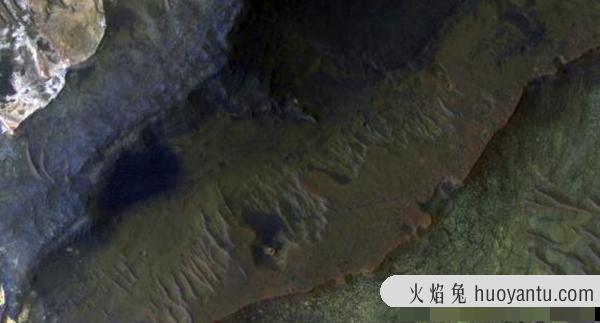 NASA发现火星或曾有生命：好奇号首次发现硫酸盐沉积物