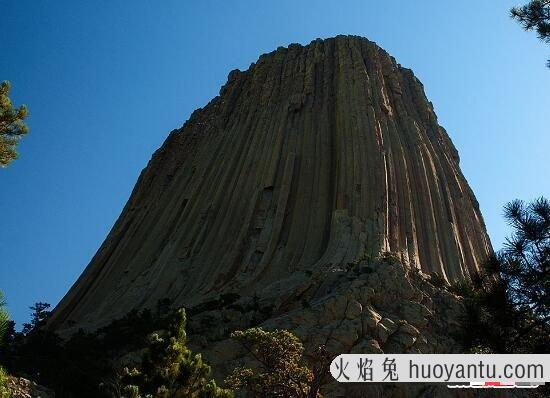 美国魔鬼塔之谜，传说中外星人基地(火山喷发形成/图片)