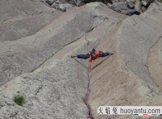 美国魔鬼塔之谜，传说中外星人基地(火山喷发形成/图片)