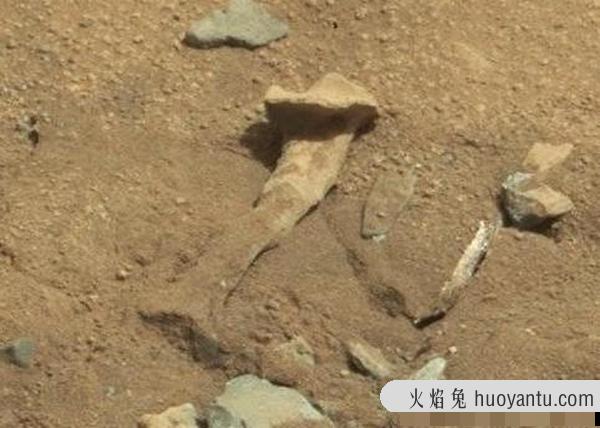 火星发现奇怪物体?规则金属碎片疑似外星人产物