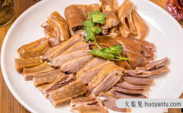 鹅不能和什么一起吃，和生冷食物同食会腹痛（和柿子同食易中毒）